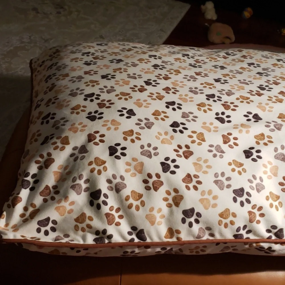 Kenwood & Co. Reversible Knife Edge Pillow For Pets 💕